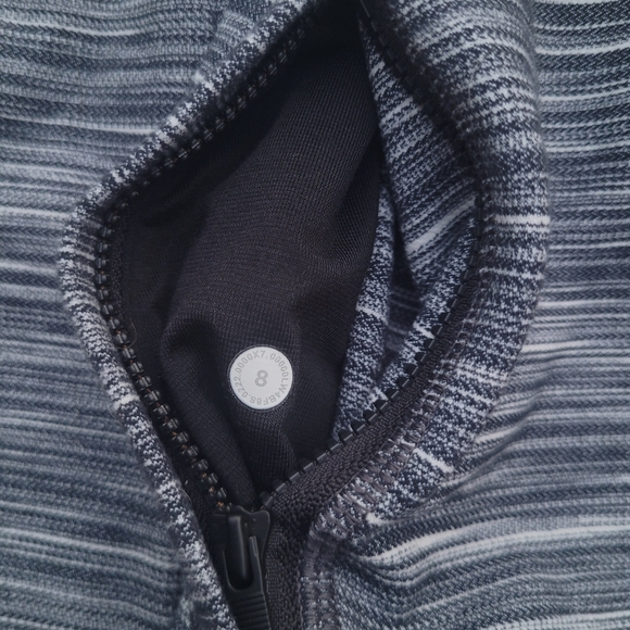 Lululemon Hooded Define nulu - Picture 3 of 3